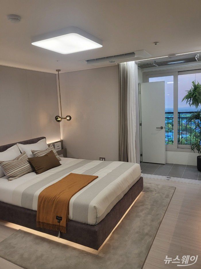 상도 푸르지오 클라베뉴 안방. 사진= 주현철 기자