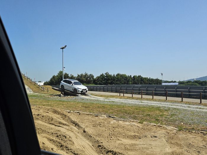 오프로드 택시 드라이빙. 사진=김다정 기자