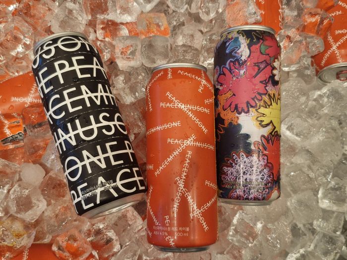 (왼쪽부터) 피스마이너스원 프리미엄 블랙 하이볼, 레드 하이볼, 아트워크 하이볼/사진=조효정기자