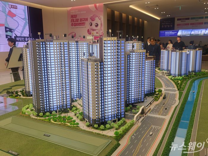 경기도 김포시 '해링턴 플레이스 풍무' 모델하우스 내에 마련된 모형도 모습. 사진=이재성 기자