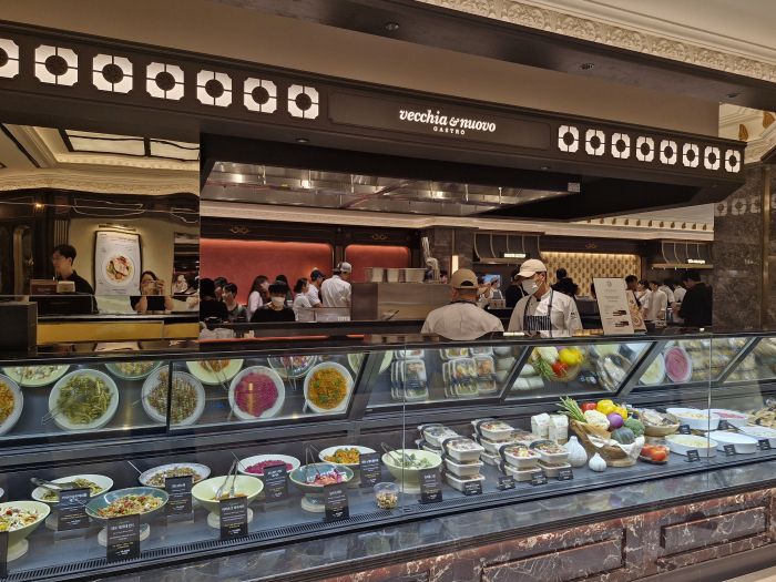 신세계백화점 강남점이 26일 '프리미엄 델리 전문관'을 개점했다. 베키아에누보 가스트로 매장의 모습./사진=조효정기자