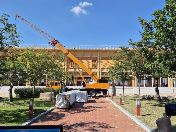 APEC 정상회의때 만찬을 즐길 만찬장. 현재 외관 공사가 한창이다. 사진=고지혜 기자