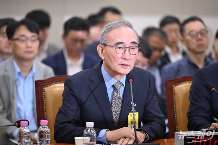김영섭 KT 대표이사가 24일 오전 서울 여의도 국회 과학기술정보방송통신위원회에서 열린 해킹 사고 진상 규명 관련 청문회에 증인으로 출석해 의원의 질의에 답변을 하고 있다. 사진=강민석 기자 kms@newsway.co.kr
