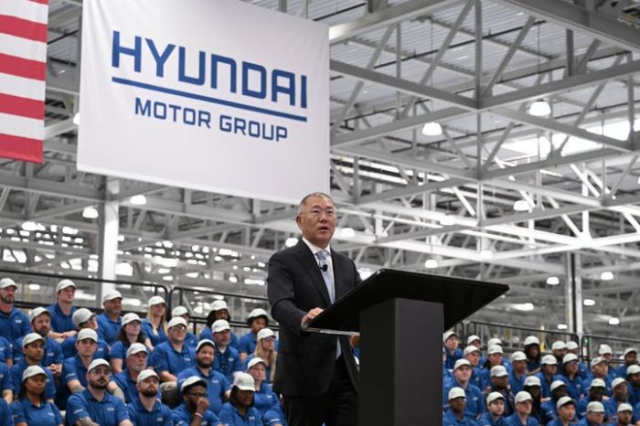 정의선 현대차그룹 회장이 26일(현지시간) 미국 조지아주에 있는 HMGMA 준공식에서 환영사를 하고 있다. 사진=현대차그룹 제공