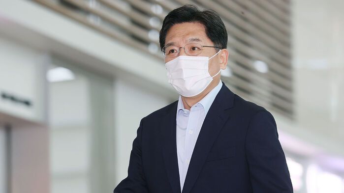 한미일 북핵수석대표 협의를 위해 일본으로 출국하는 노규덕 한반도평화교섭본부장