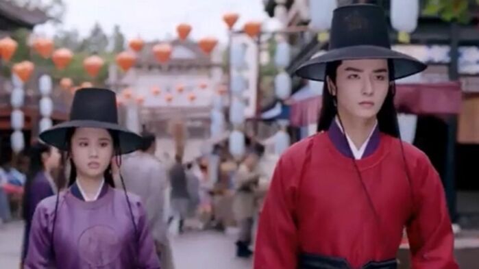 중국 드라마 '일편빙심재옥호'에서 갓을 쓴 배우들의 모습.