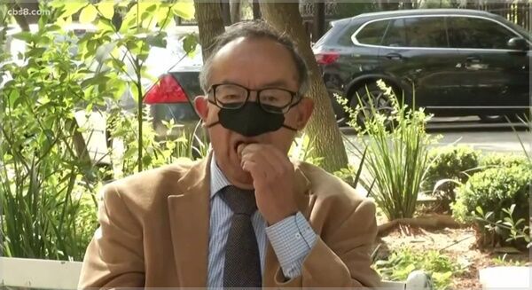 멕시코의 한 연구소가 개발한 코 마스크. 식사 중에 사용할 수 있도록 코만 가리는 형태다. (사진=CBS8)