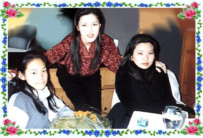 언니들과 함께 어릴 적의 안현모 모습