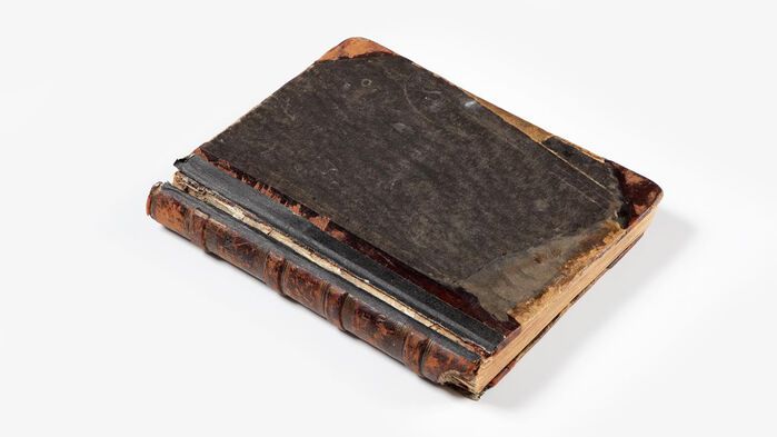 사진은 1936∼1958년에 거래한 고객 명단을 기록한 사무엘 리 고객 장부 모습. (사진=국외소재문화재재단 제공)