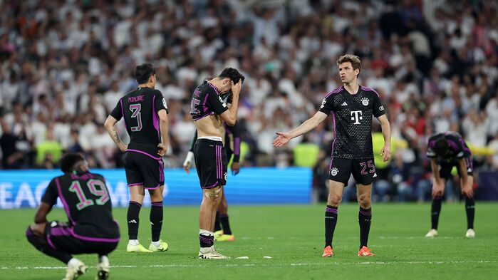 아쉬워하는 뮌헨 선수들