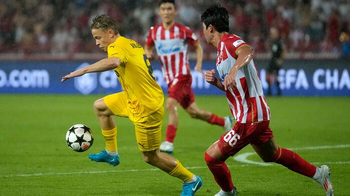 보되와의 경기에 출전한 설영우(오른쪽)