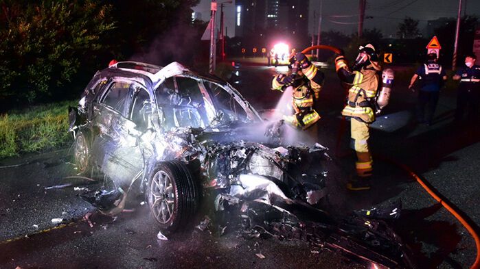 음주운전 헌터 유튜버의 추적을 받다가 추돌사고로 불길에 휩싸인 차량