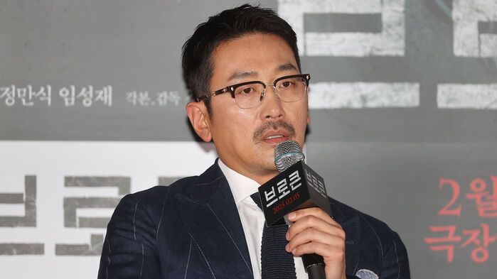 배우 하정우가 23일 서울 용산구 CGV 용산점에서 열린 영화 '브로큰' 시사회 및 기자간담회에서 질문에 답하고 있다. (사진=연합뉴스)