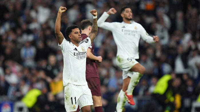 골 넣고 기뻐하는 레알 마드리드 선수들