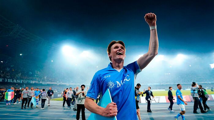 세리에A 시즌 MVP에 선정된 스콧 맥토미니.