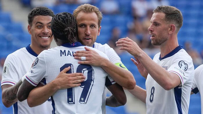 세리머니 하는 잉글랜드 선수들. (사진=EPA)