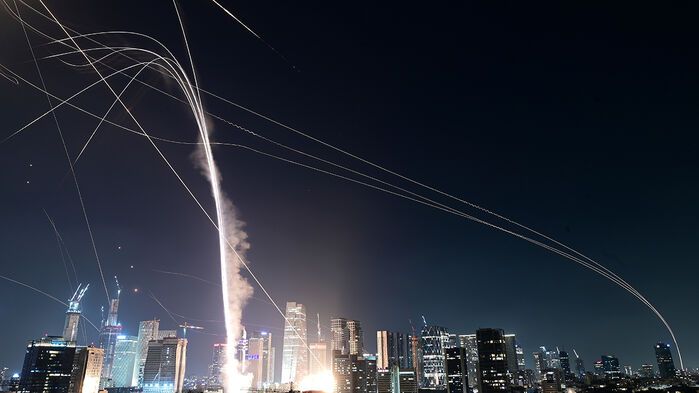 이스라엘 텔아비브 상공에서 가동된 아이언돔