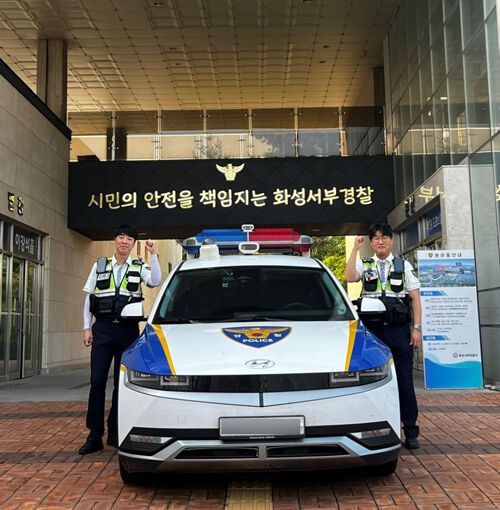 A 씨를 검거한 김정록 경장(왼쪽)과 김태우 경장