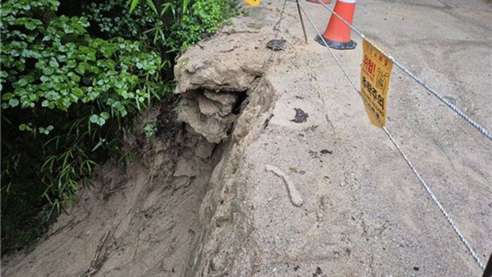 국보 '경주 석굴암' 진입로 피해 모습