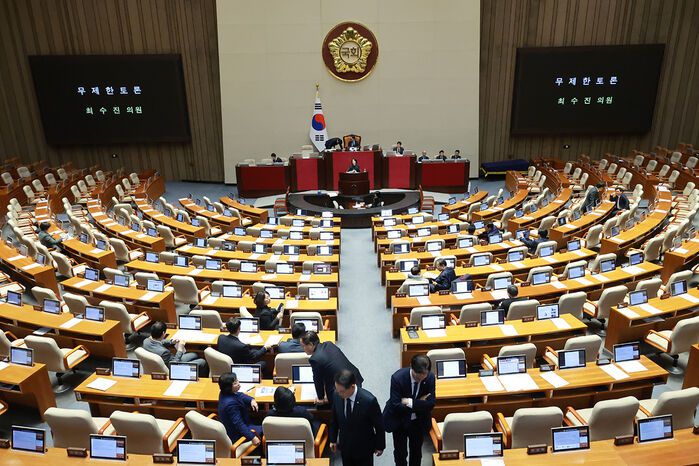 정보통신망법 개정안에 대한 필리버스터/오늘 낮 국회 본회의장
