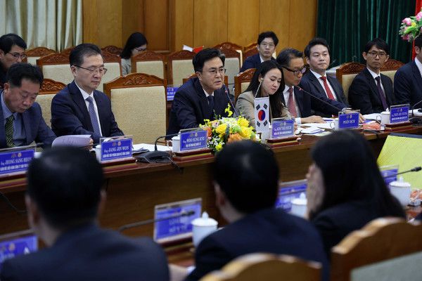 김태흠 충남도지사 박장성과 우호협력 협정 체결