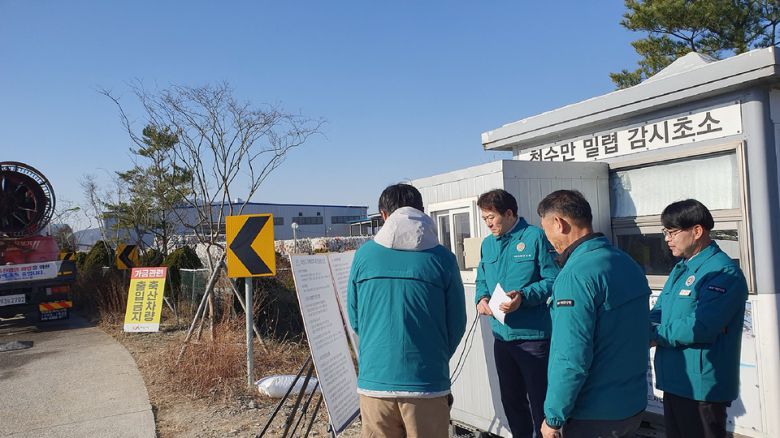 4일 홍순광 부시장을 비롯한 서산시 공무원들이 양대동 일원에서 가축방역 추진 사항 전반을 점검했다