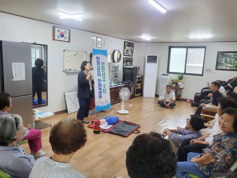 ▲ 아산시가 시민을 대상으로 2025 안전사고 6대 분야 안전교육을 실시하고 있다.