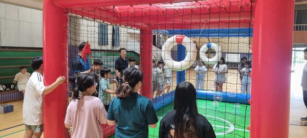 청소년 드론 체험 활동 모습