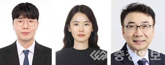 왼쪽부터 국립한밭대학교 하지환 교수, 한국기계연구원 전소희 책임연구원, 중앙대학교 약학대학 강원구 교수