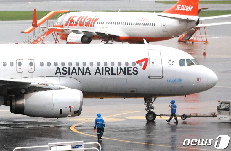 아시아나항공 여객기의 모습. 2020.8.2/뉴스1 © News1 정진욱 기자