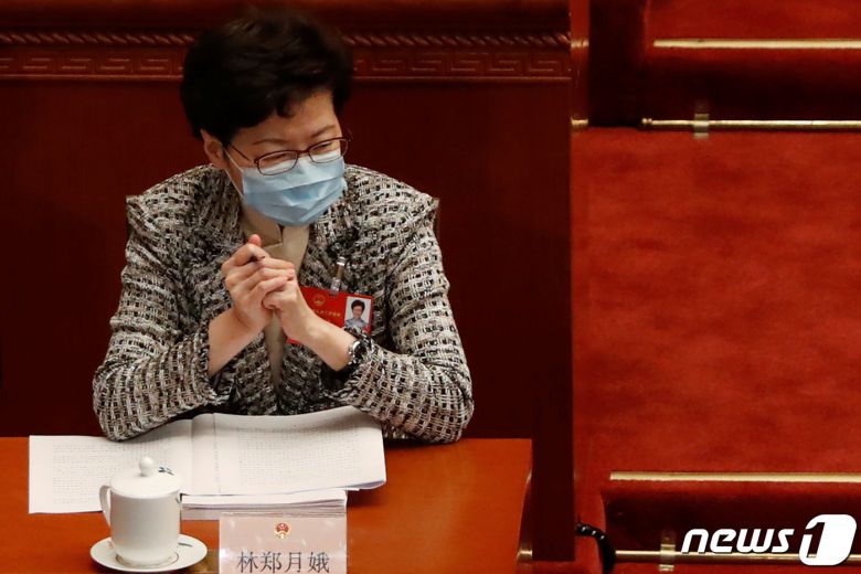 캐리 람 홍콩 정부 수반이 전인대 개막식에 참석하고 있다. © 로이터=뉴스1 © News1 박형기 기자