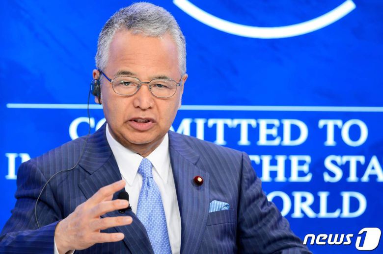 아마리 아키라 일본 자민당 세제조사회장 <자료사진> © AFP=뉴스1