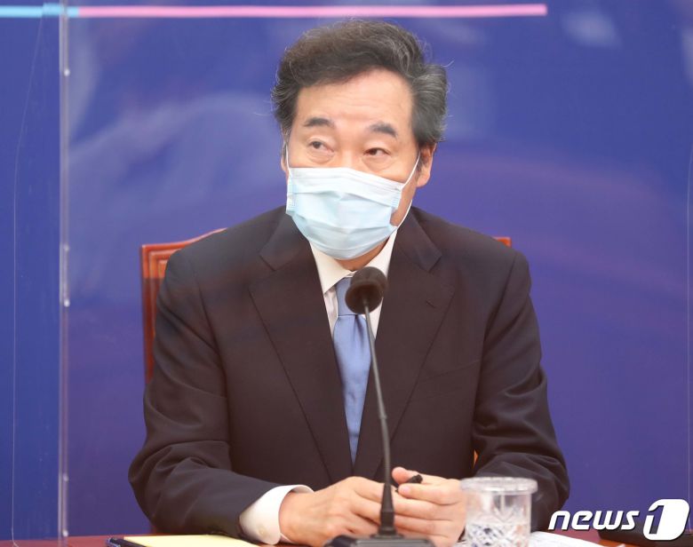 이낙연 더불어민주당 신임 대표가 31일 오후 서울 여의도 국회에서 기자간담회를 하고 있다. 2020.8.31/뉴스1 © News1 성동훈 기자