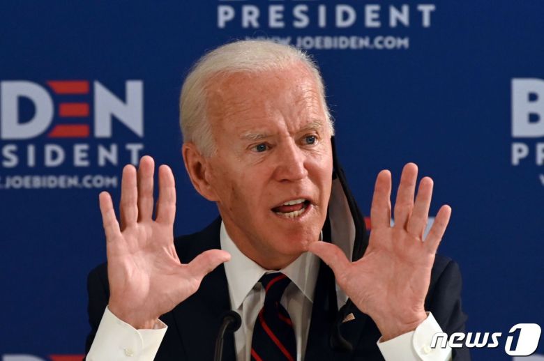 지난 6월 조 바이든 당시 미국 민주당 대선 후보가  펜실베이니아주 필라델피아에서 열린 지역사회 지도자들과 경제 재개에 관한 원탁회의에 참석해 발언을 하고 있다. © AFP=뉴스1 © News1 우동명 기자