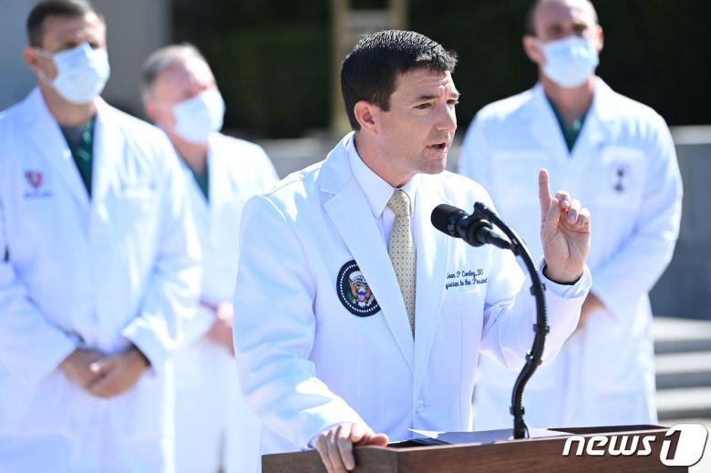 숀 콘리 백악관 주치의. © AFP=뉴스1