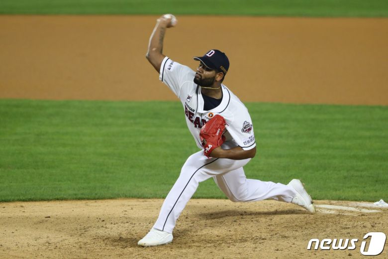 두산 베어스 라울 알칸타라. /뉴스1 © News1 허경 기자
