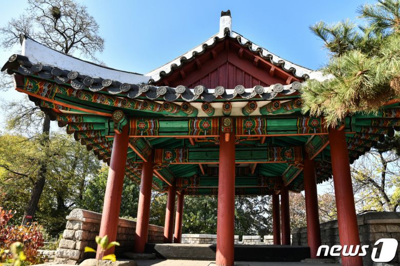 평양 칠성문의 측면 전경. 고구려 평양성 내성의 북문으로 처음 세워졌다. (미디어한국학 제공) 2020.10.31.© 뉴스1