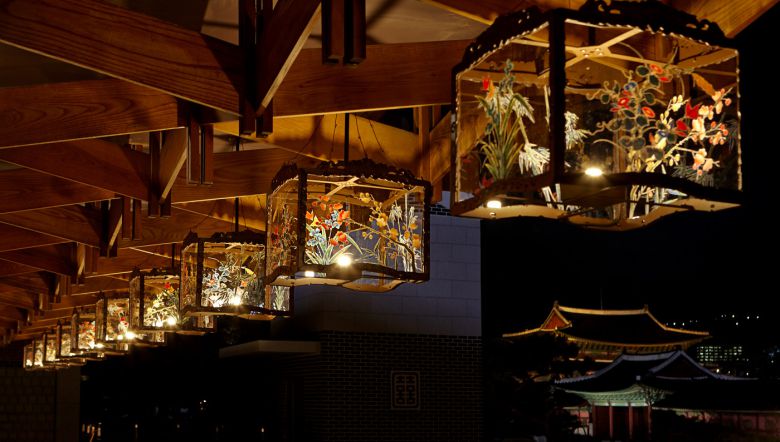 사각유리등 활용 야외등 제작 설치.(문화재청 제공)© 뉴스1