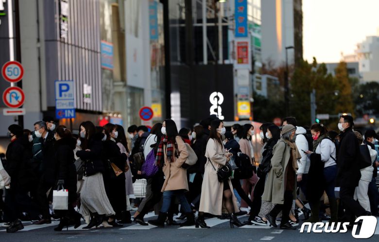 마스크를 착용한 일본 도쿄 시민들 © 로이터=뉴스1