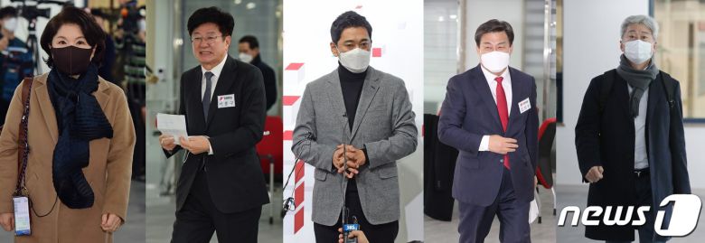 조은희 서초구청장(왼쪽부터) 이종구 전 의원, 오신환 전 의원, 김선동 전 의원, 김근식 전 의원 © 뉴스1