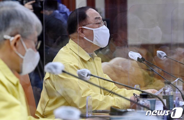 홍남기 경제부총리 겸 기획재정부 장관./뉴스1 © News1 박정호 기자