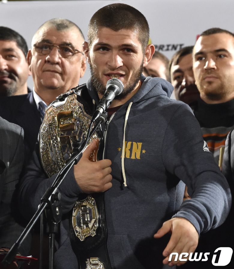 UFC 은퇴를 선언한 하빕 누르마고메도프. © AFP=News1