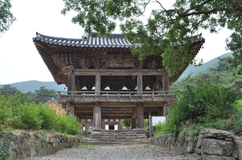 대곡사 범종루 정면. 문화재청 제공