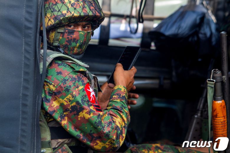미얀마 군인. © 로이터=뉴스1 © News1 원태성 기자