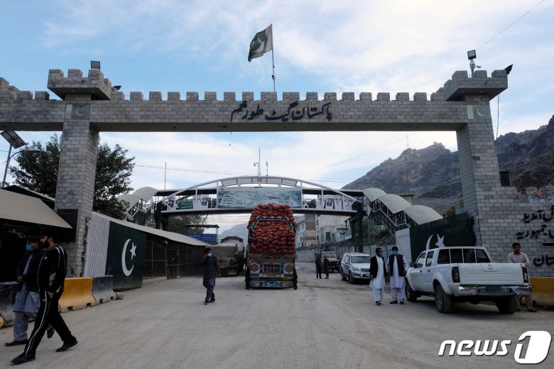 아프간과-파키스탄의 접경인 트르캄의 국경 검문소 광경 © 로이터=뉴스1 © News1 박형기 기자