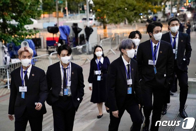 그룹 방탄소년단(BTS)이 20일(현지시간) 뉴욕 유엔본부에서 열린 제76차 유엔 총회 SDG Moment(지속가능발전목표 고위급회의) 개회 세션 참석하고 있다. 2021.09.20. © AFP=뉴스1