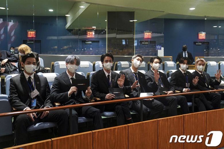 그룹 방탄소년단(BTS)이 20일(현지시간) 뉴욕 유엔본부에서 열린 제76차 유엔 총회 SDG Moment(지속가능발전목표 고위급회의) 개회 세션에 참석해 있다. (청와대 제공) 2021.9.21/뉴스1