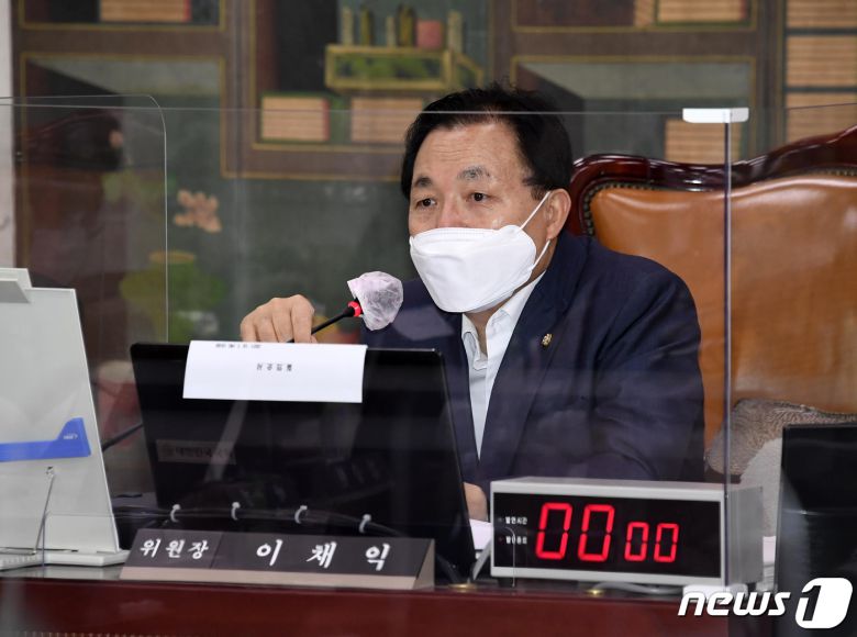 7일 여의도 국회에서 이채익 국회 문화체육관광위원회 위원장의 주재로 국립중앙박물관등 문화체육관광부 소속기관의 국정감사가 열리고 있다. 2021.10.7/뉴스1 © News1 이동해 기자