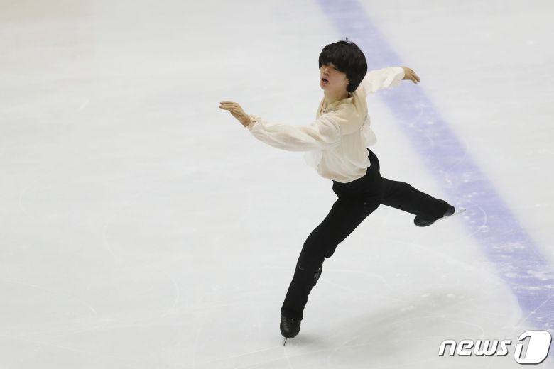 14일 의정부 실내빙상장에서 열린 2020-2021 KB금융 전국남녀 피겨스케이팅 회장배 랭킹대회에서 차준환(고려대)이 연기를 펼치고 있다. 이번 대회는 새 시즌 피겨스케이팅 국가대표 최종 선발전으로, 지난달 KB금융 코리아 피겨스케이팅 챔피언십 2021 성적을 합산해 태극마크의 주인을 가린다. 2021.3.14/뉴스1 © News1 박지혜 기자