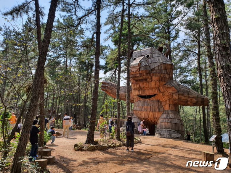 공주 ‘연미산자연미술공원’© 뉴스1